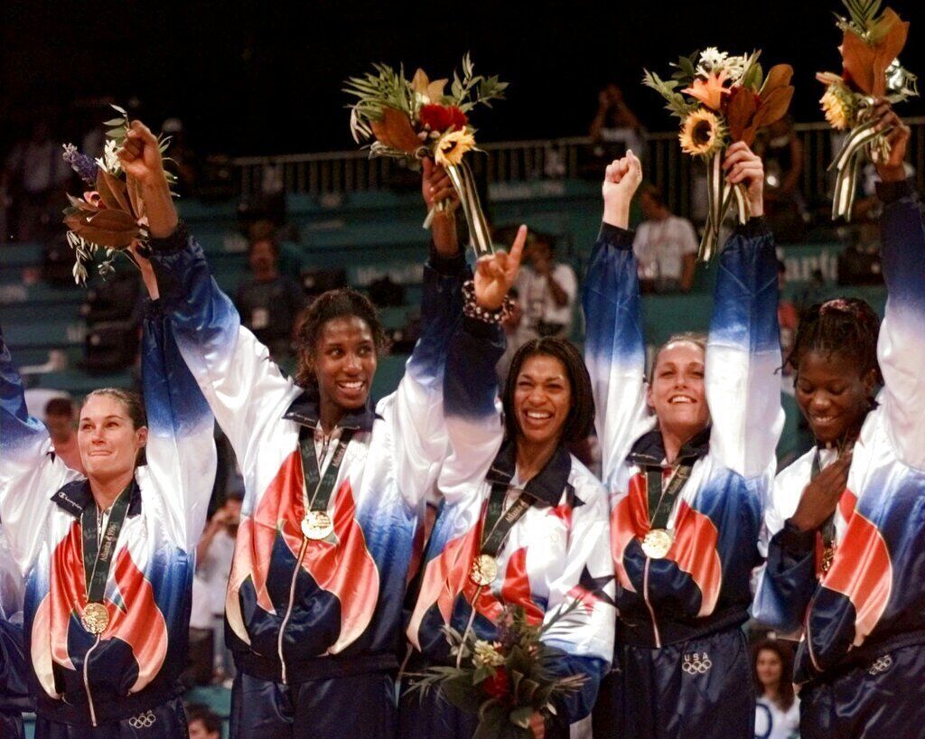 1996: US closes out Atlanta Games with more golds in boxing, basketball